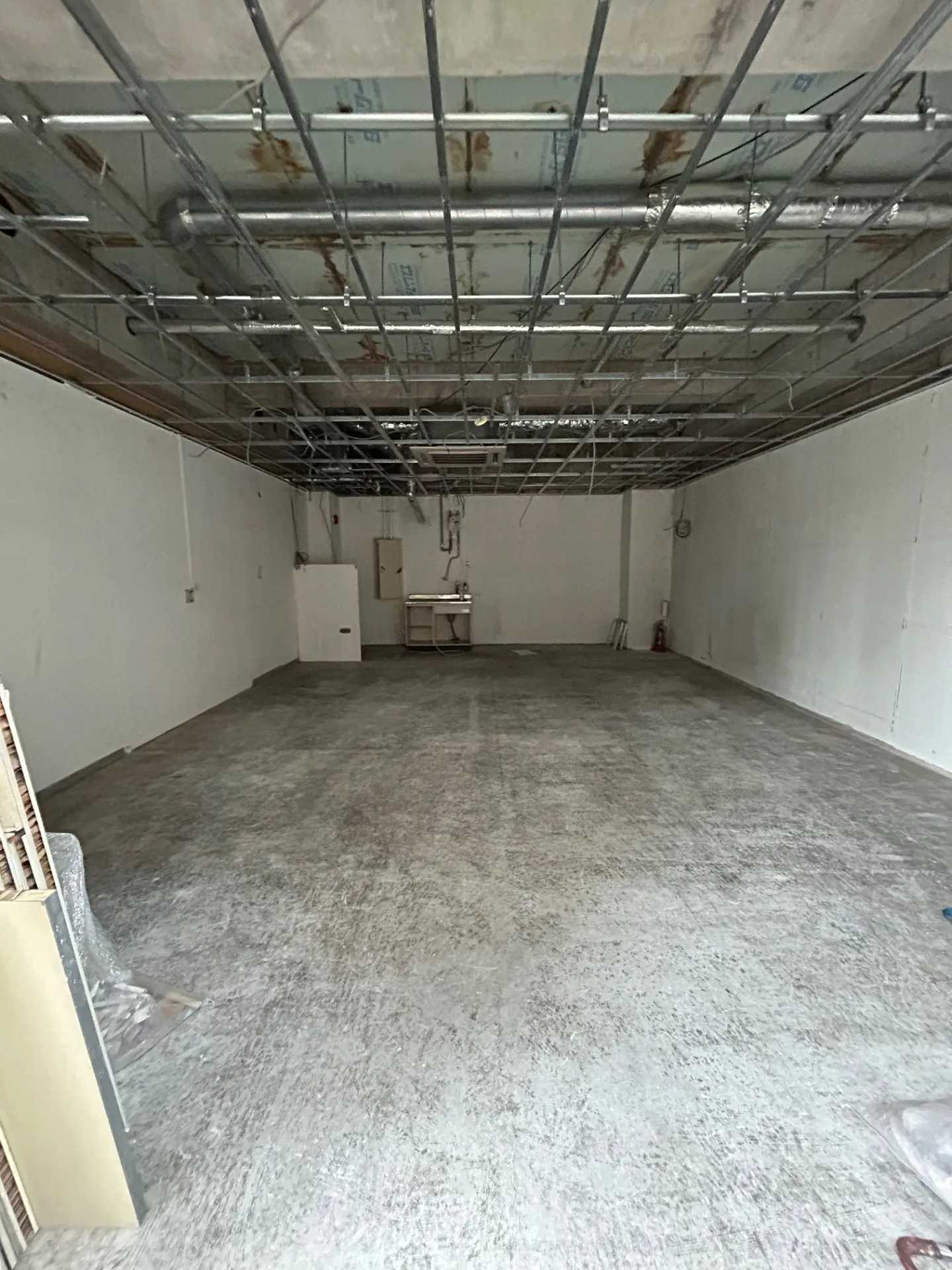 横浜で店舗のかっこいい内装工事をしたいなら、是非一度ご相談ください!